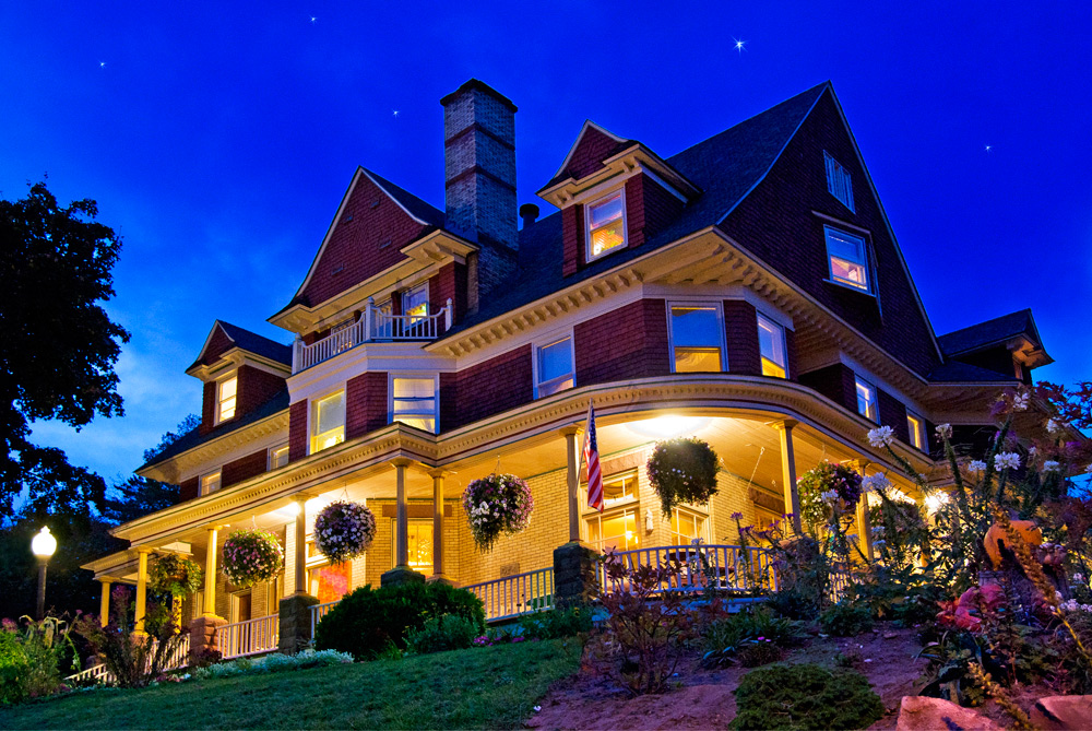 Bayfield Wi Hotel Getaways In Northern Bayfield Lodging Exterior View