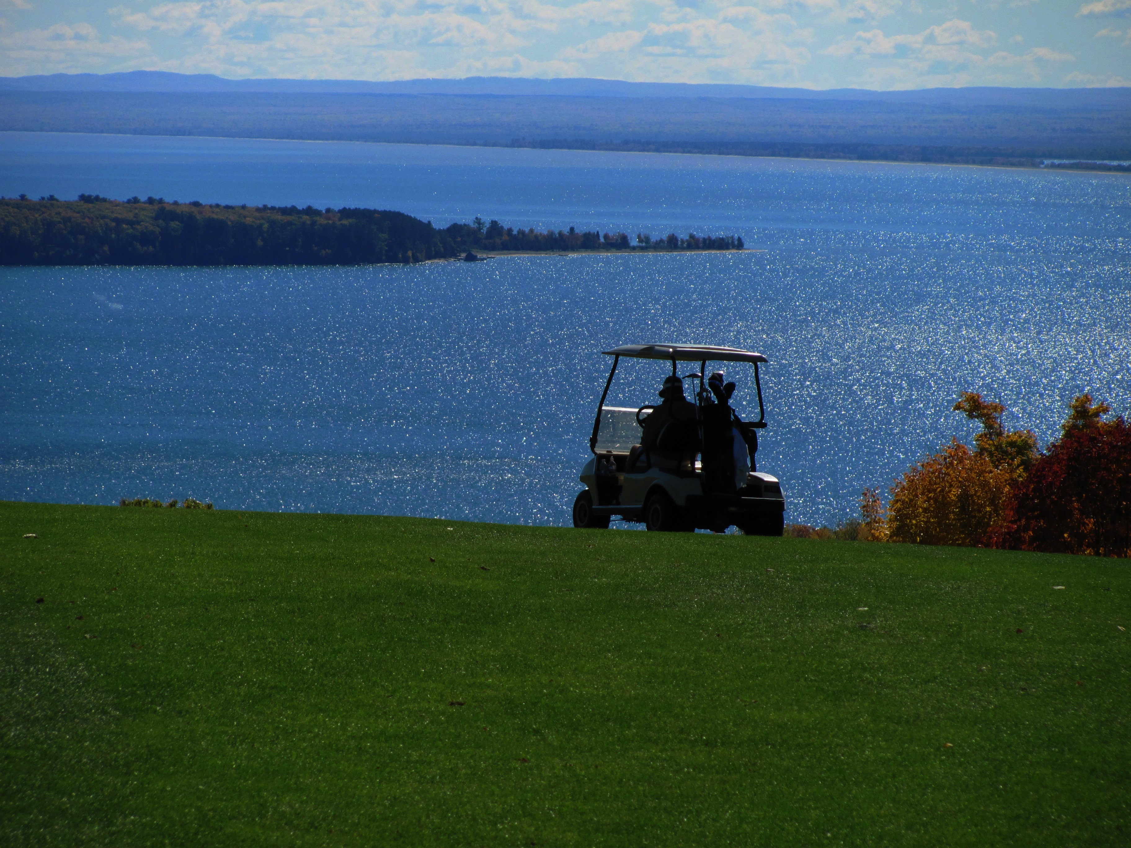 Try the Stay 'n Play Golf Package at Our Bayfield, WI Inn