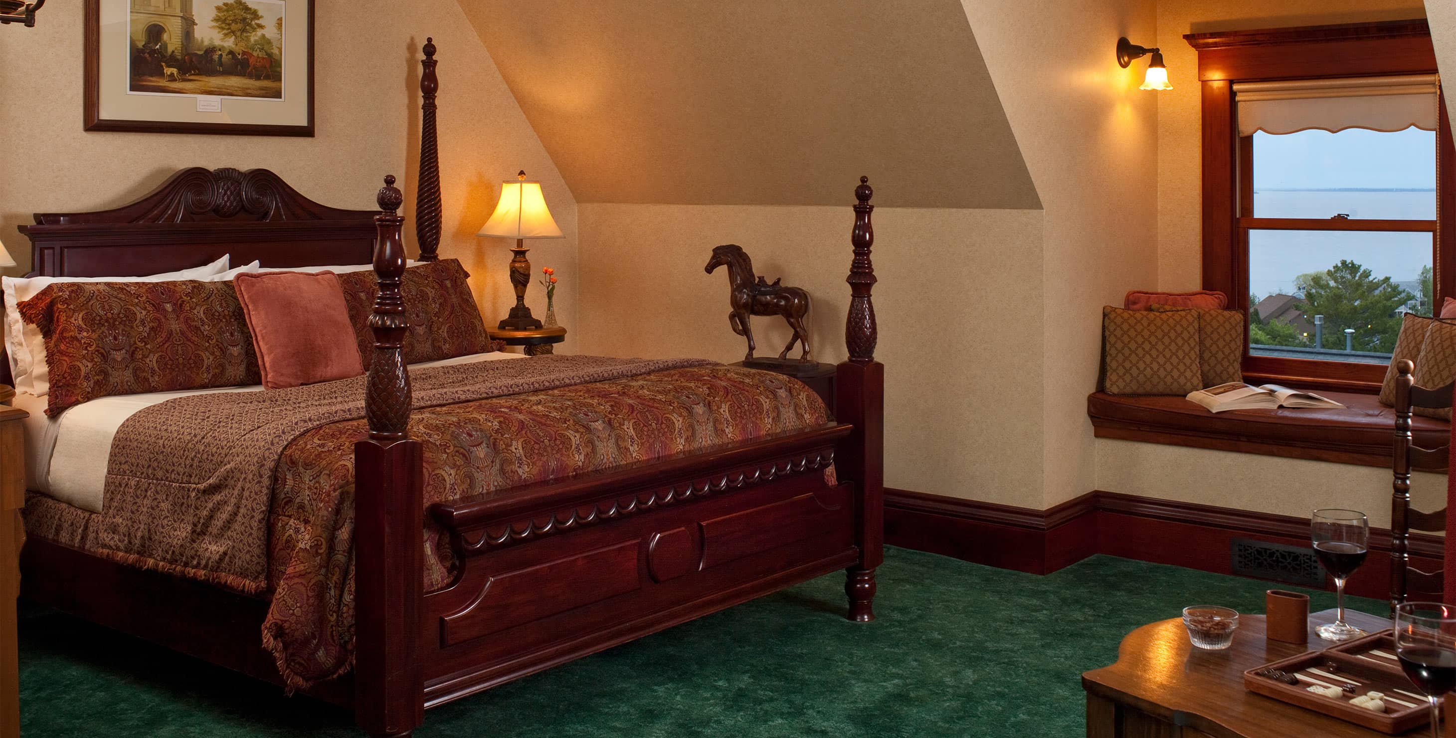 Four poster bed in Suite XI