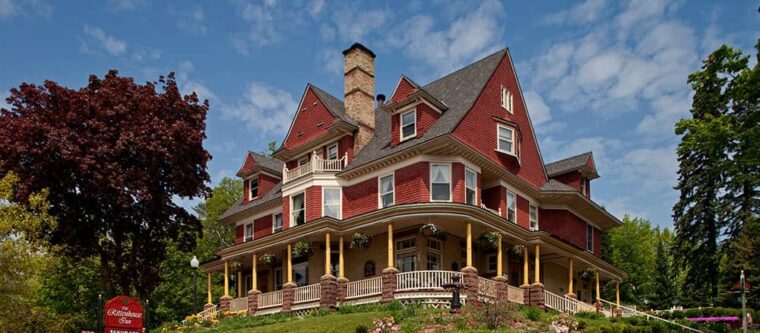 historic hotel in Wisconsin: Old Rittenhouse Inn exterior of main building